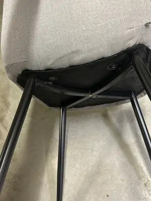 Lot de 4 chaises identiques avec assise et dossier en tissu gris clair - Miniature 3
