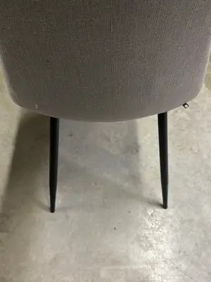 Lot de 4 chaises identiques avec assise et dossier en tissu gris clair - Miniature 2
