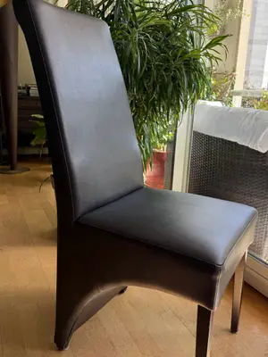 6 chaises chaque un 50€