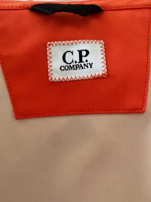 Veste CP Company avec 2-3 taches, belle qualité - Miniature 3