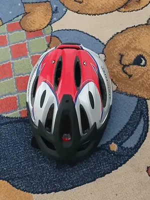 Casque de vélo complet en très bon état