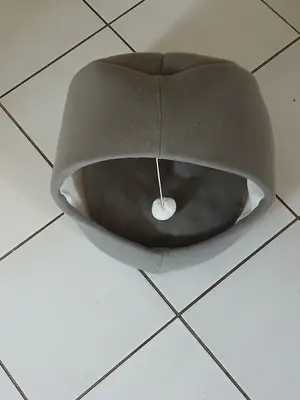 Igloo pour chat complet en très bon état