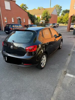Seat Ibiza 1.2 TDI 2011 - 270 000 km, quelques défauts esthétiques - Miniature 2