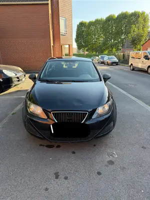 Seat Ibiza 1.2 TDI 2011 - 270 000 km, quelques défauts esthétiques - Miniature 4
