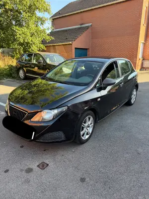 Seat Ibiza 1.2 TDI 2011 - 270 000 km, quelques défauts esthétiques