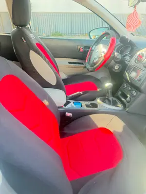 Nissan Qashqai 5 portes - Miniature 5