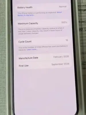 iPhone 17 Pro Max 256 Go argent, neuf, débloqué et sous garantie - Miniature 4