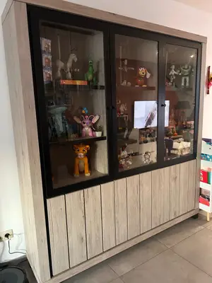 Table et vitrine de salle à manger - Miniature 2