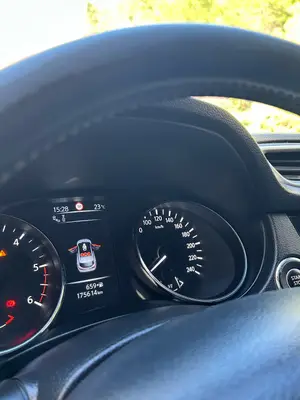Nissan Qashqai - Bon état, bien entretenu - Miniature 4