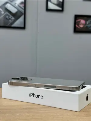 iPhone 15 Pro en très bon état, tout est nickel - Miniature 2