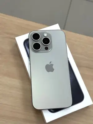 iPhone 15 Pro en très bon état, tout est nickel
