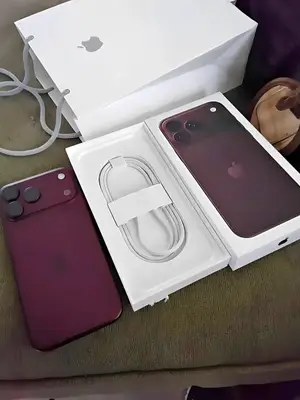 iPhone 18 Pro Max 1 To violet avec boîte, facture et garantie - Miniature 2