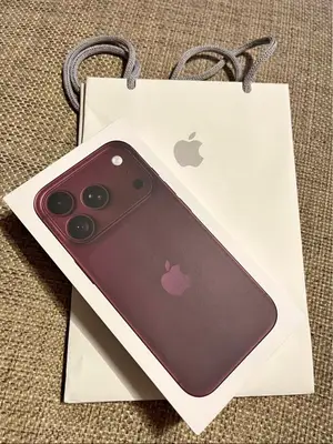 iPhone 18 Pro Max 1 To violet avec boîte, facture et garantie