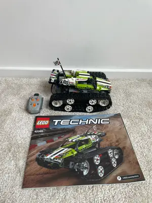 LEGO Le Bolide sur Chenilles télécommandé 42065, set presque complet ( envoie poste )