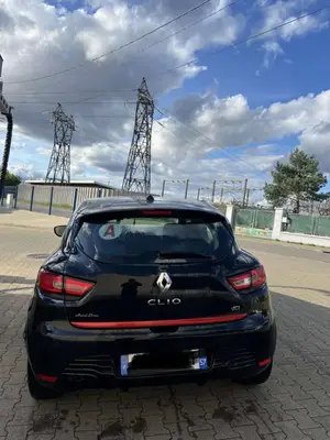 Renault Clio avec 148 000 km, révisée et carte grise à mon nom - Miniature 2