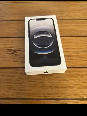 Apple iPhone 16e 128 Go noir, très bon état, batterie à 100 % et boîte d’origine - Miniature 2
