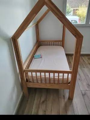 Lit cabane enfant 70 x 140 cm avec matelas, couette et parures de lit - Miniature 2