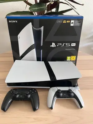 Console Sony PlayStation 5 Pro, SSD 2 To et prise en charge jusqu’en 4K/120 Hz - Miniature 3