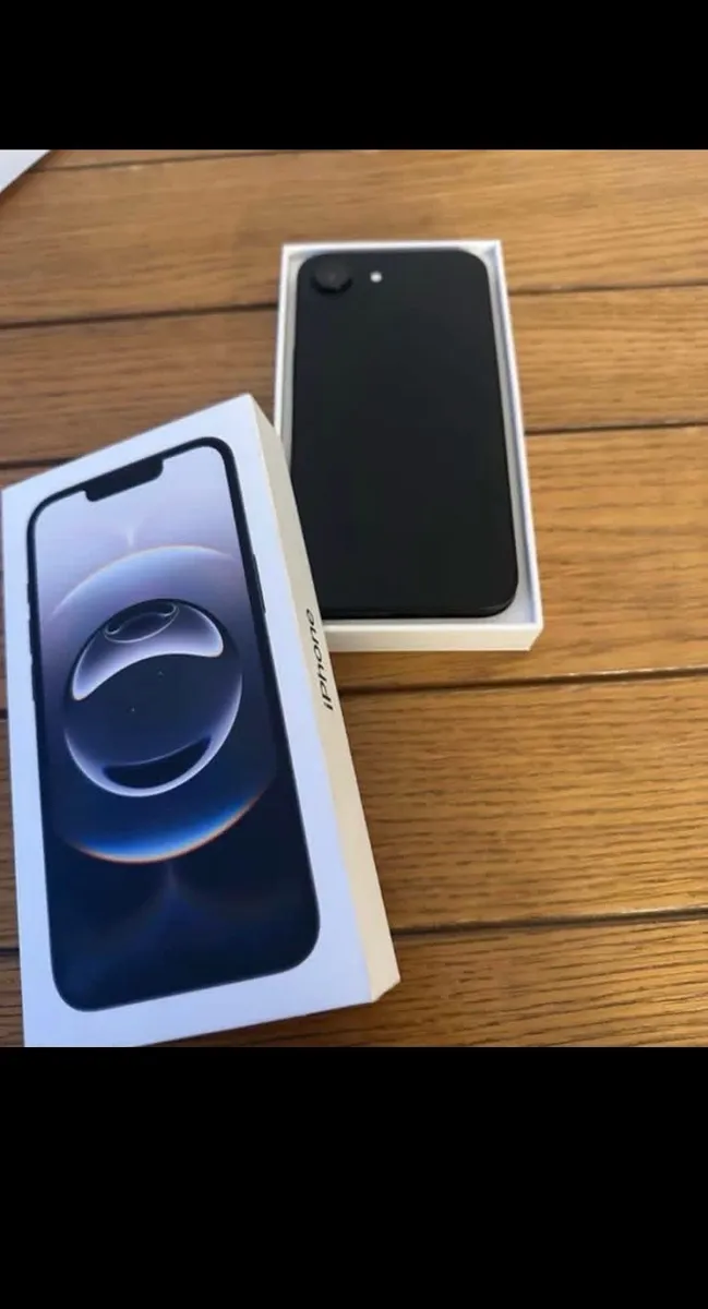 Apple iPhone 16e 128 Go noir, très bon état, batterie à 100 % et boîte d’origine - Photo 1