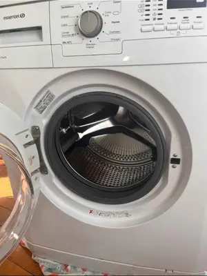 Lave-linge Essentiel ELF614DD2, capacité de 6 kg, utilisé à peine 3 ans - Miniature 2
