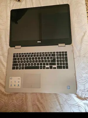 PC portable Dell Inspiron 7000 2-en-1 tactile 17 pouces, i7 et 16 Go de RAM