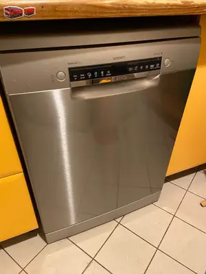 Lave-vaisselle Bosch Série 4 inox SilencePlus, utilisé une seule fois, plusieurs programmes