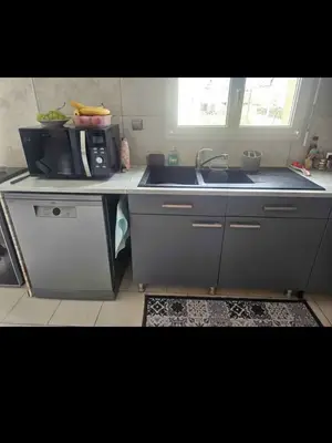 Ensemble de meubles de cuisine avec plan de travail et évier en bon état - Miniature 4