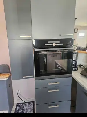 Ensemble de meubles de cuisine avec plan de travail et évier en bon état - Miniature 2