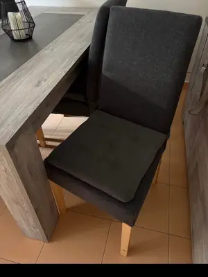 Table de salle à manger avec chaises - Miniature 2