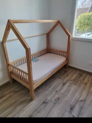 Lit cabane enfant 70 x 140 cm avec matelas, couette et parures de lit - Miniature 4