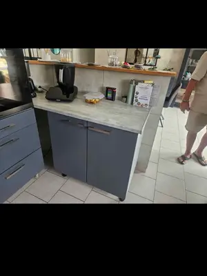 Ensemble de meubles de cuisine avec plan de travail et évier en bon état - Miniature 3