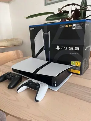 Console Sony PlayStation 5 Pro, SSD 2 To et prise en charge jusqu’en 4K/120 Hz - Miniature 2