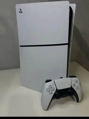 Console PlayStation 5 Slim 1 To en bon état, avec plusieurs jeux installés