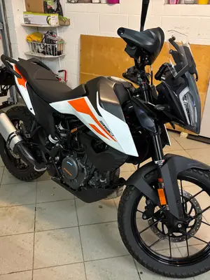 KTM 390 Adventure en parfait état, 13 000 km au compteur - Miniature 3