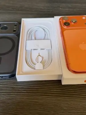 iPhone 17 Pro Max 256 Go fonctionnel avec boîte, chargeur et facture