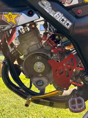 Yamaha DT 50 restaurée et préparée compétition, excellent état proche du neuf - Miniature 4