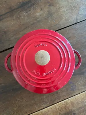 Cocotte en fonte émaillée rouge Paul Bocuse