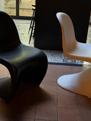 Lot de 3 chaises Panton Vitra originales - 2 blanches et 1 noire