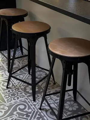 Lot de 3 tabourets de bar industriels réglables (métal et bois) - Miniature 4