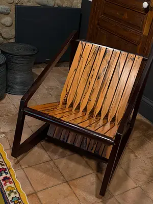 Paire de chaises design primées en bois massif - import Venezuela - Miniature 2