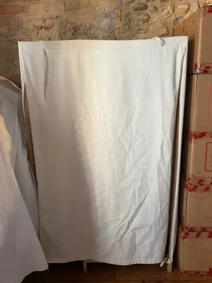 Penderie ouverte en bois avec étagères et housse en tissu - Miniature 3
