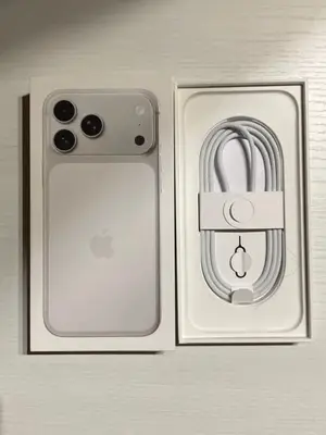 iPhone 17 Pro Max 512 Go - Comme neuf - Miniature 2