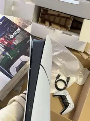 PS5 Slim Digital 1 To en état quasi neuf