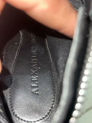 Bottines compensées Alexander McQueen en daim noir, motif tête de mort, taille 38 - Miniature 4