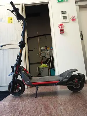 Trottinette électrique Segway ZT3 Pro - vitesse max 37 km/h