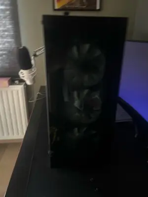 PC gaming avec RTX 4060 Ti Spider-Man Edition, Ryzen 5 5500 et 16 Go de RAM - Miniature 3