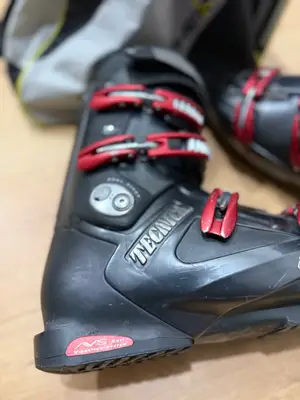 Chaussures de ski Tecnica 43-44 + sac Fischer