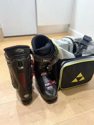 Chaussures ski Tecnica 43/44 + sac Fischer