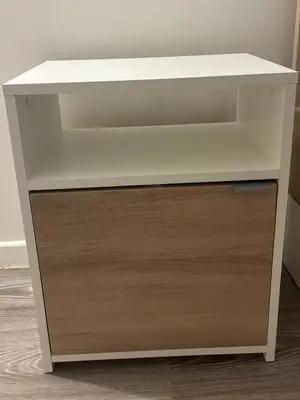 Ensemble de chambre avec lit, matelas, sommier, commode et table de chevet