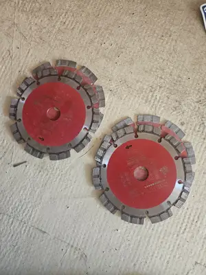 4 disques Hilti Ø150 mm pour rainureuse - Neufs